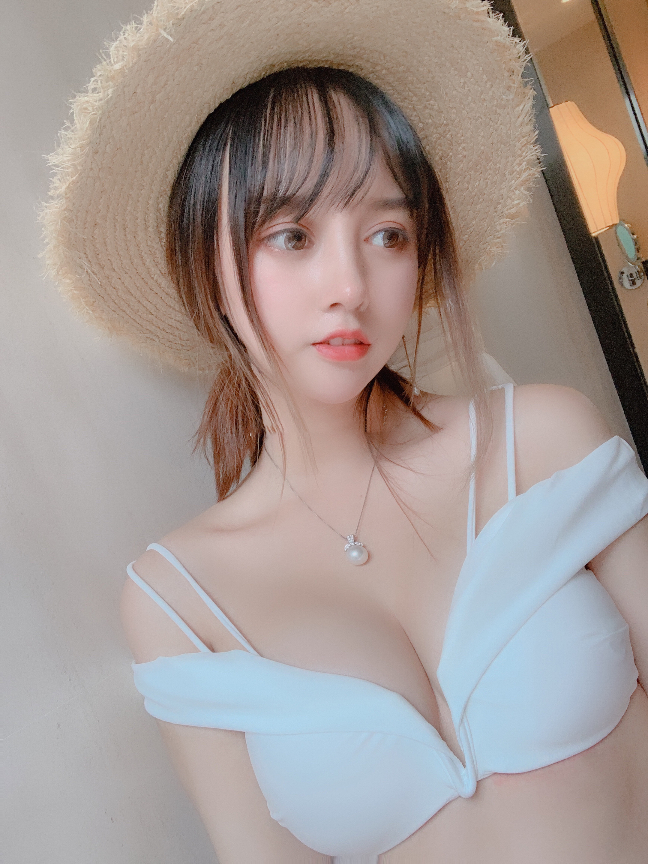 过期米线线喵 – 全套合集188套&随包视频[26.3G-2026.9]