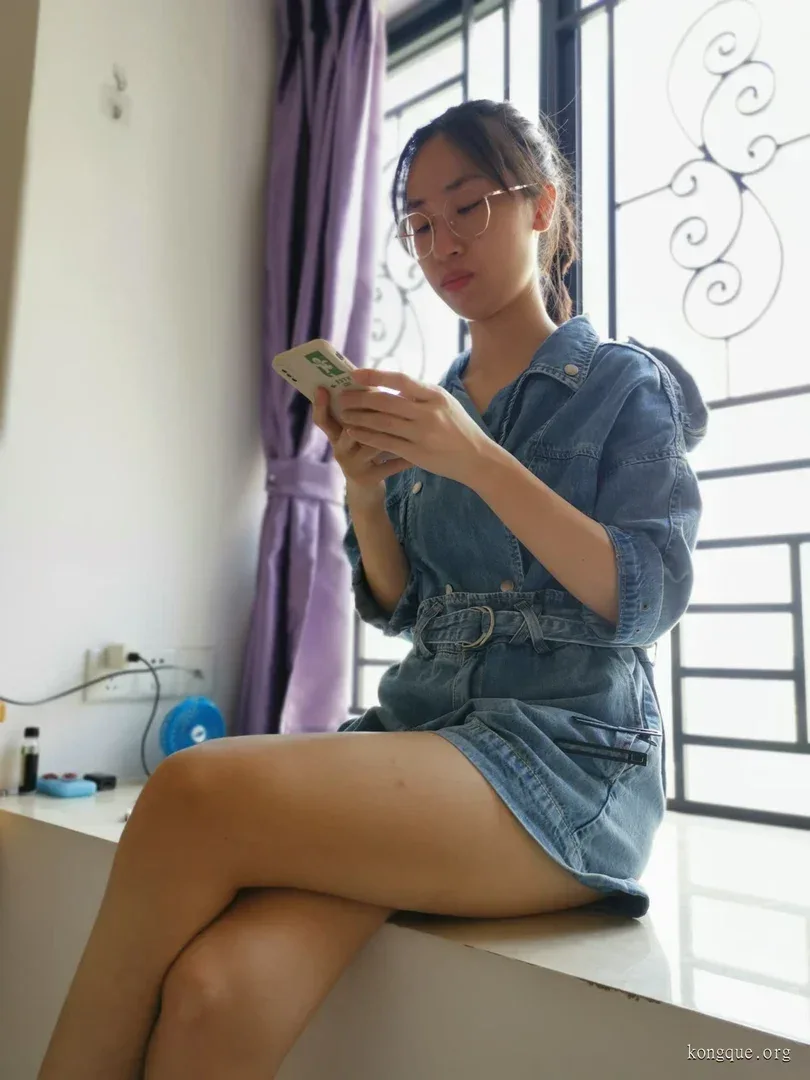 鱼鱼足影 - 全套足袜写真&视频[91期-2024.8] 组图