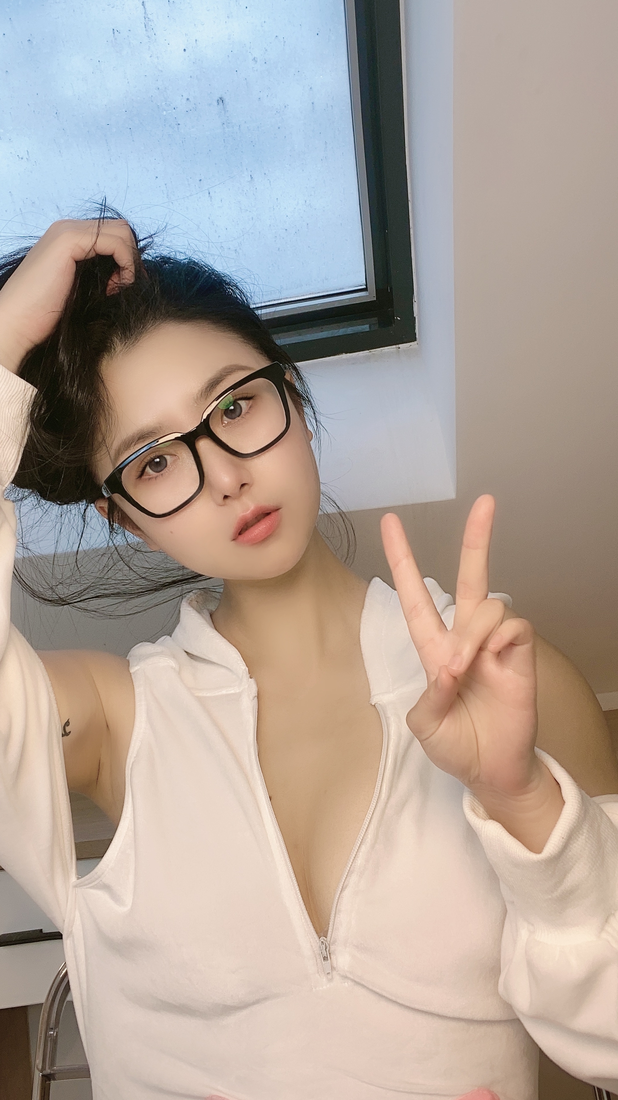 俏妞qiaoniuTT – 微密圈会员订阅系列套图&视频[139套-2026.6]