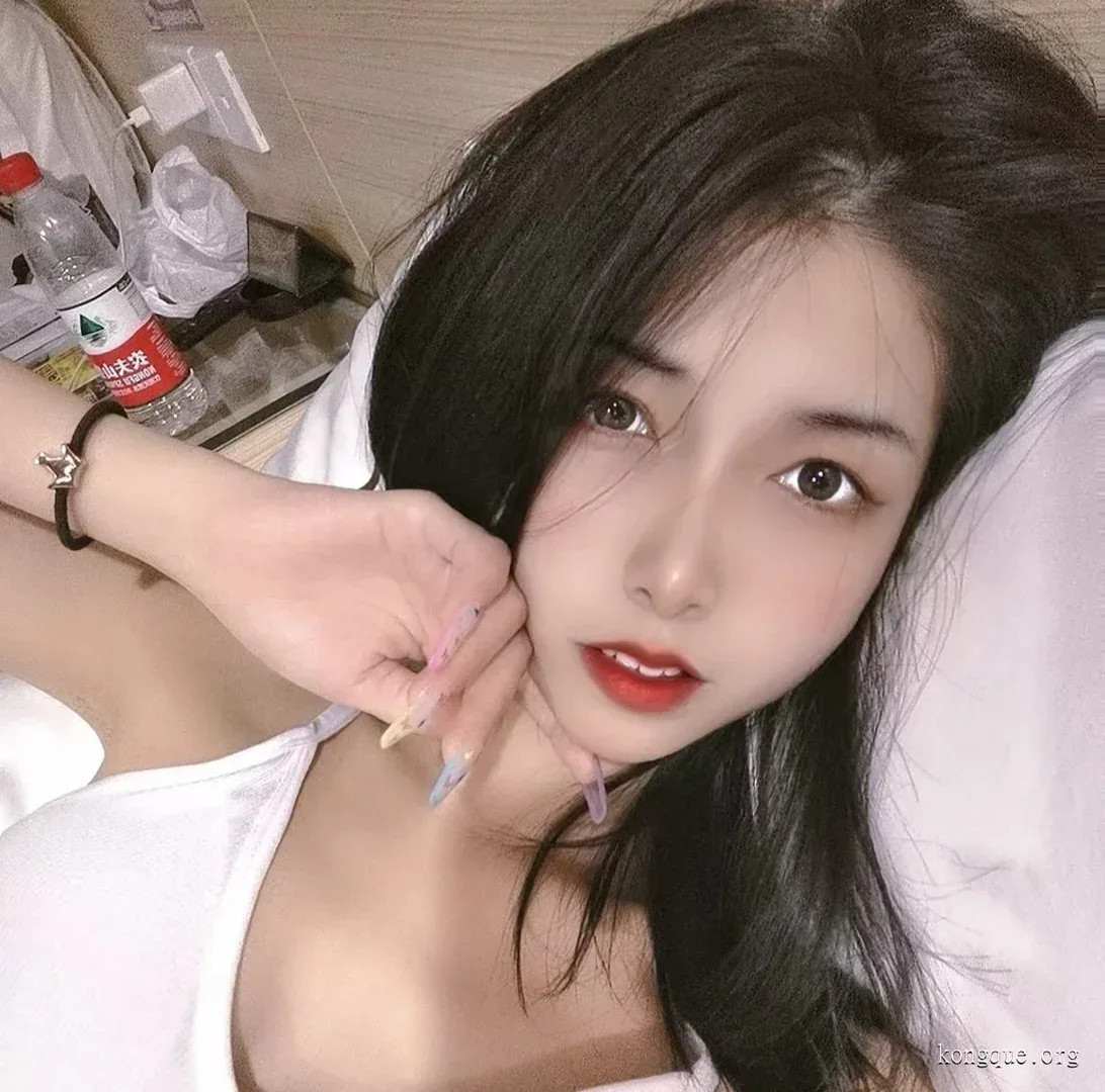 鱼鱼足影 - 全套足袜写真&视频[91期-2024.8] 组图